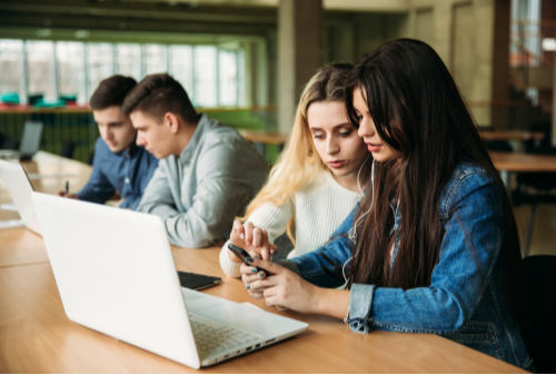 Understanding Early Action vs Early Decision and the Pros and Cons in College Admissions